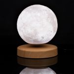 Левитирующая луна MoonFlight с пластиковой подставкой — изображение 2