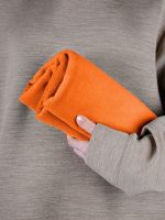 Флисовый плед Warm&Peace, оранжевый — изображение 7