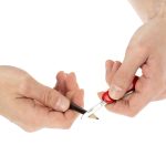 Нож-брелок Clasp, красный — изображение 5