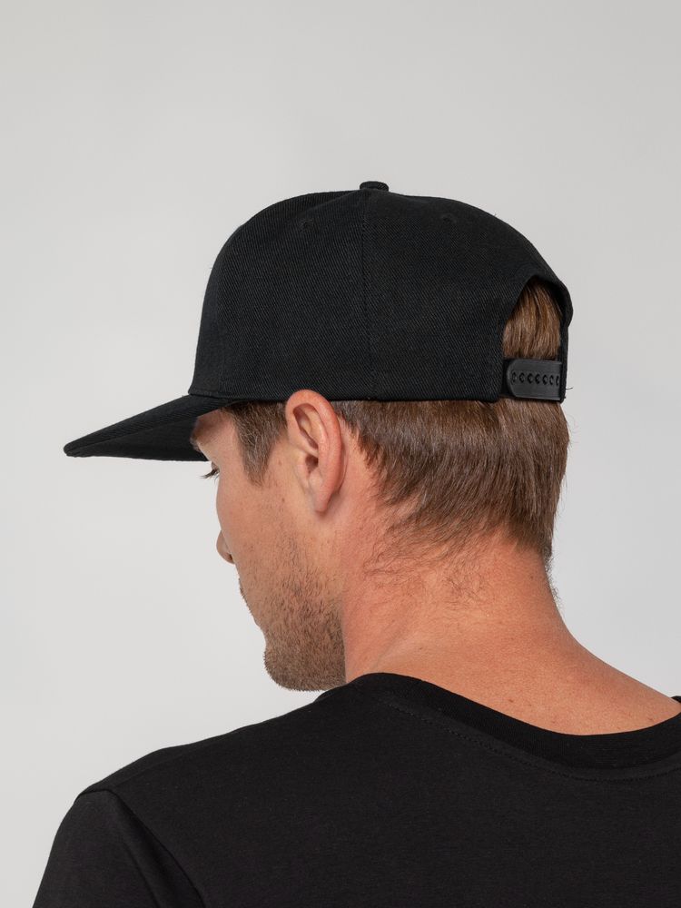 Бейсболка Snapback с прямым козырьком, черная с логотипом СПб - фото № 5