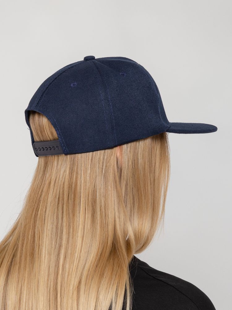 Бейсболка Snapback с прямым козырьком, темно-синяя с логотипом СПб - фото № 6