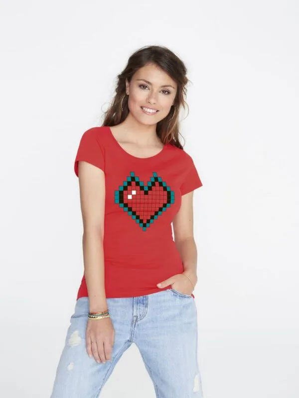 Футболка женская Pixel Heart, красная с логотипом СПб - фото № 1