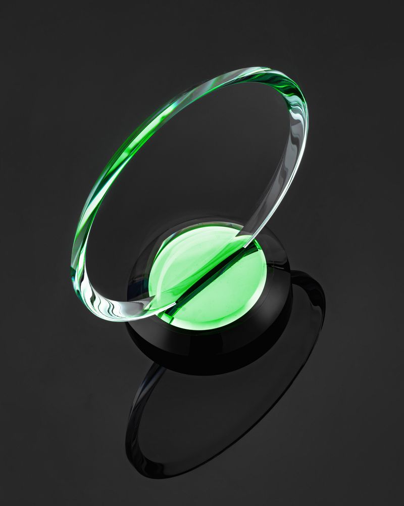 Награда Neon Emerald, в подарочной коробке с логотипом СПб - фото № 2