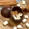 Шоколадная бомбочка «Конпанна с корицей» с логотипом СПб - фото № 3