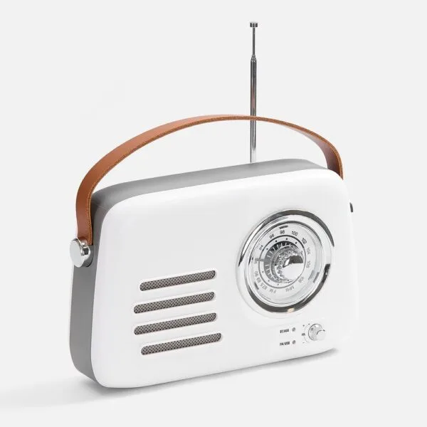 Bluetooth-колонка с радио Retronica, белая с логотипом СПб - фото № 1