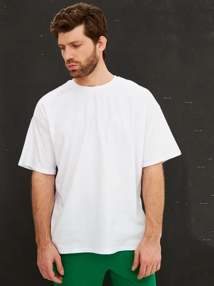 Футболка Oversize Premium, белая с логотипом СПб - фото № 1