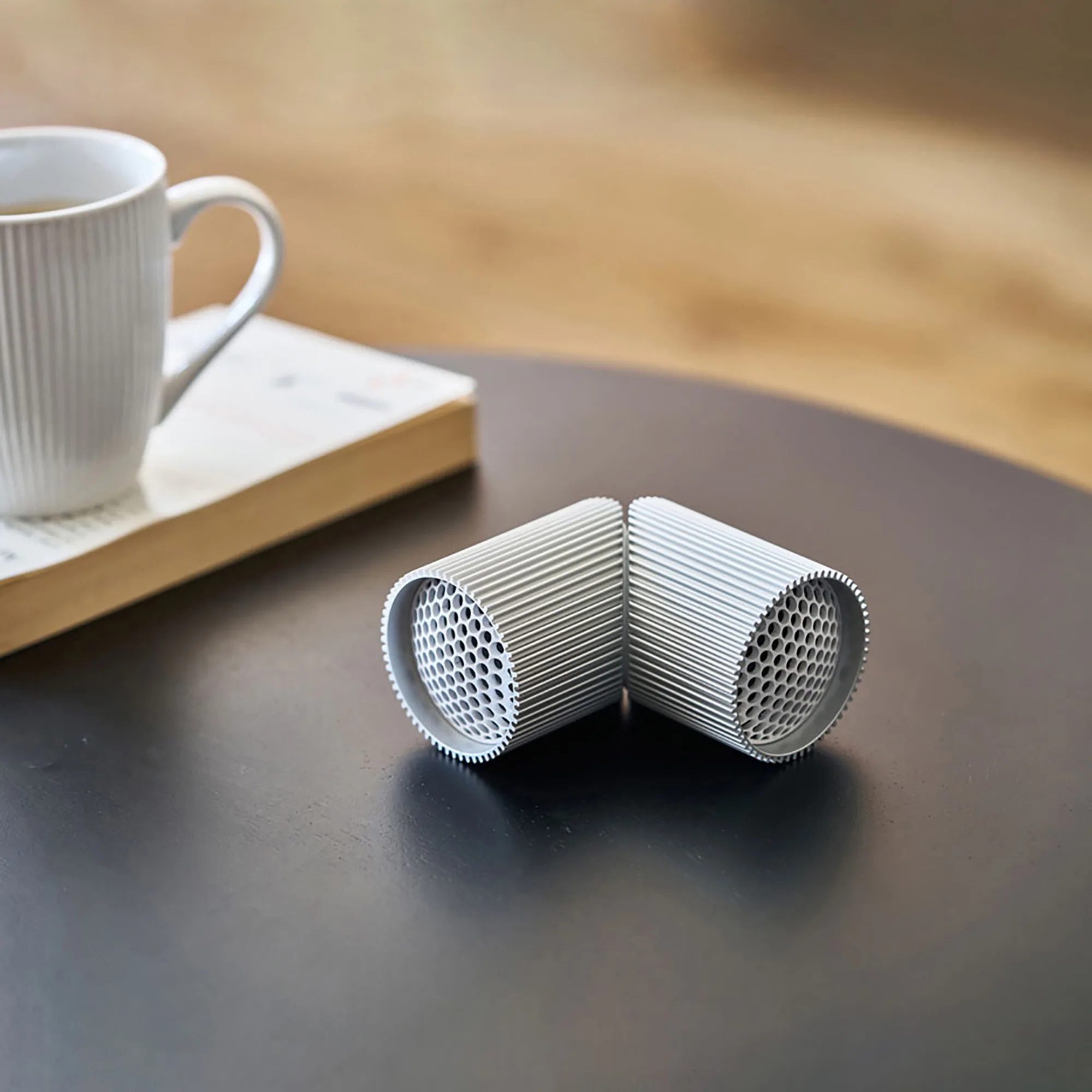 Беспроводная колонка Ray Speaker, серебристый с логотипом СПб - фото № 1