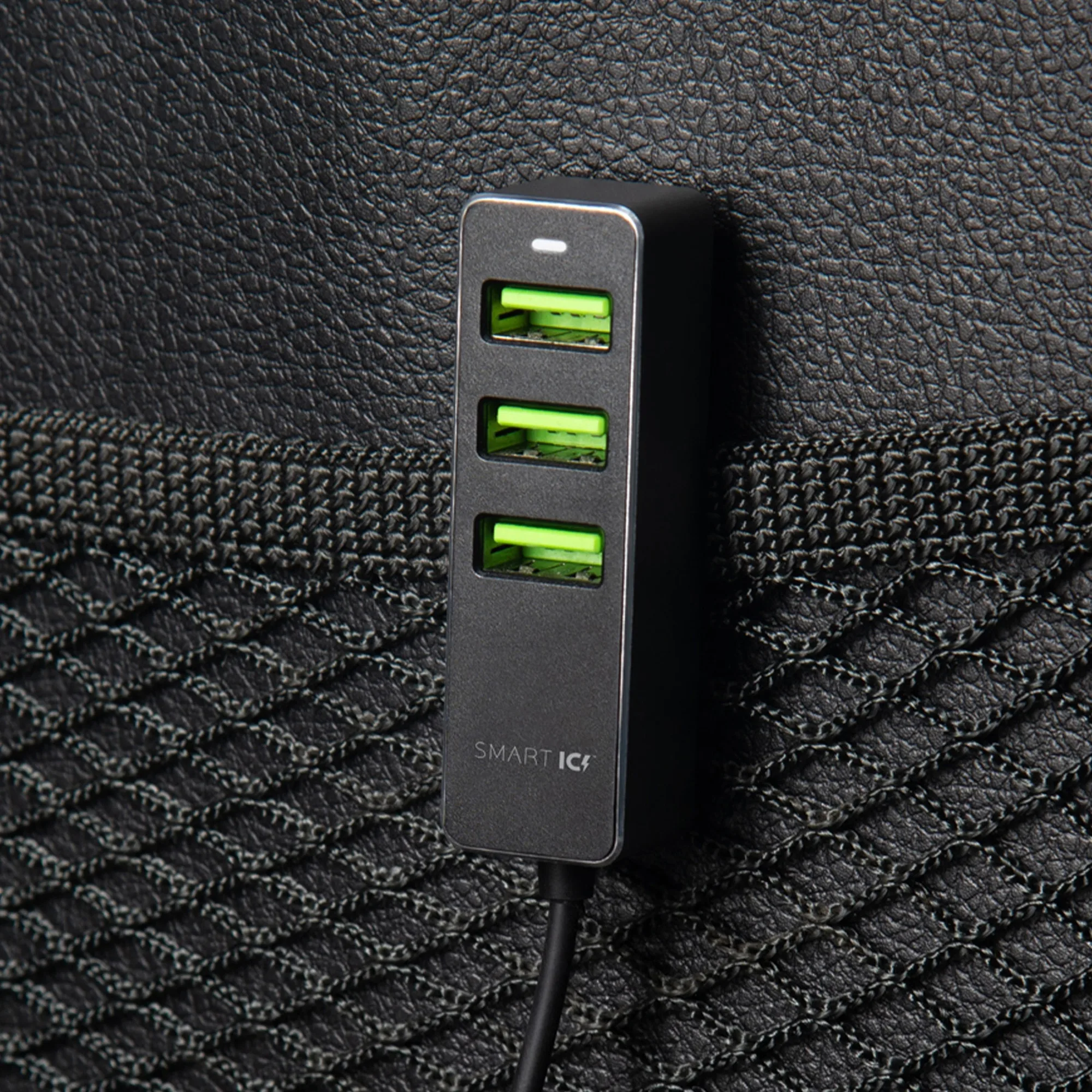 АЗУ 1 USB + 3 USB для пассажиров, QC 3.0, 7Аa, графит с логотипом СПб - фото № 3