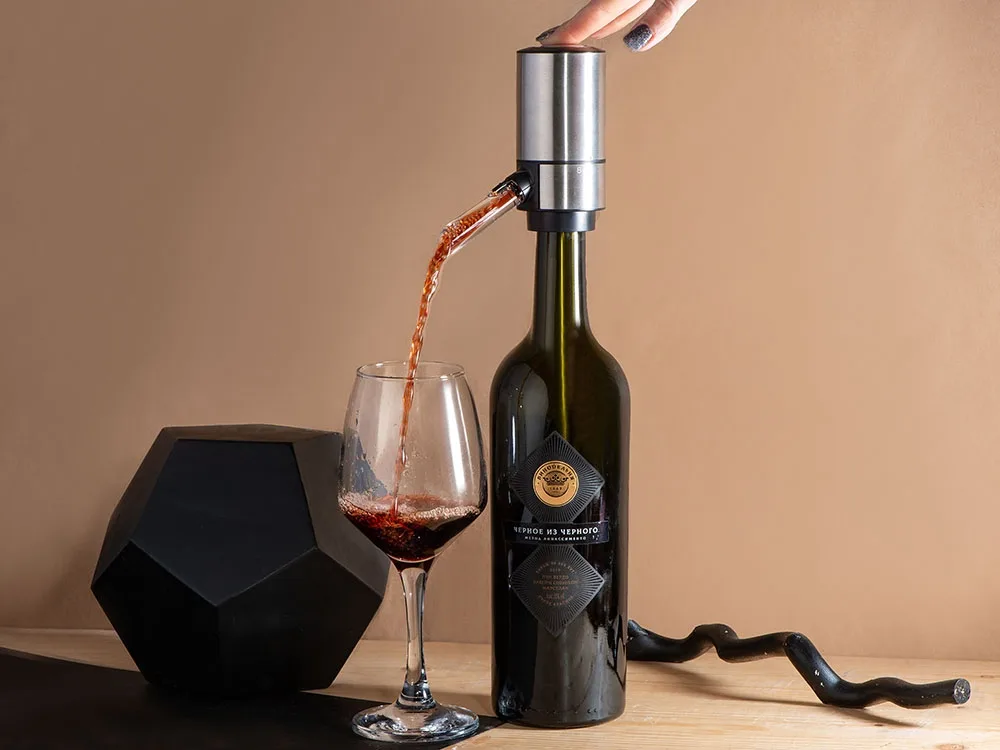 Электрический аэратор-диспенсер для вина «Wine delight», серебристый с логотипом СПб - фото № 19