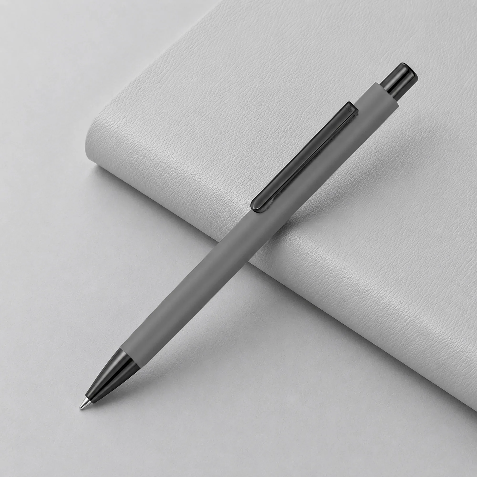 Металлическая шариковая ручка «Ellipse gum» soft touch с зеркальной гравировкой, серый с логотипом СПб - фото № 1