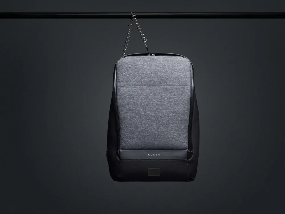 Водостойкий антикражный рюкзак FlexPackPro для ноутбука 15.6", серый/черный с логотипом СПб - фото № 6