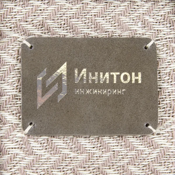 T2-L: Тиснение фольгой лейбла